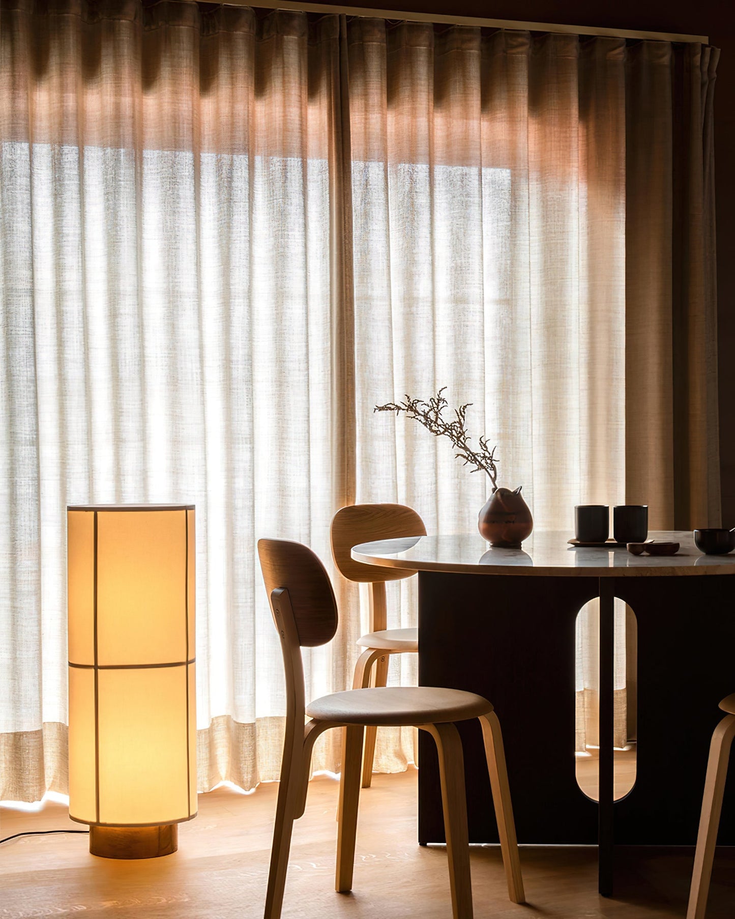 **KUMO LINEN TISCHLAMPE – Éclairage Doux pour Ambiances Apaisantes** 6