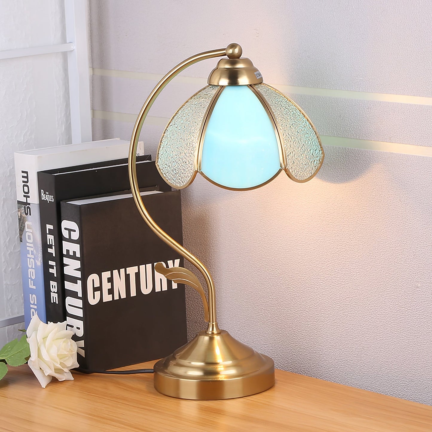 **LAMPE DE TABLE TIFFANY VINTAGE – Éclairez Vos Soirées avec Élégance** 2