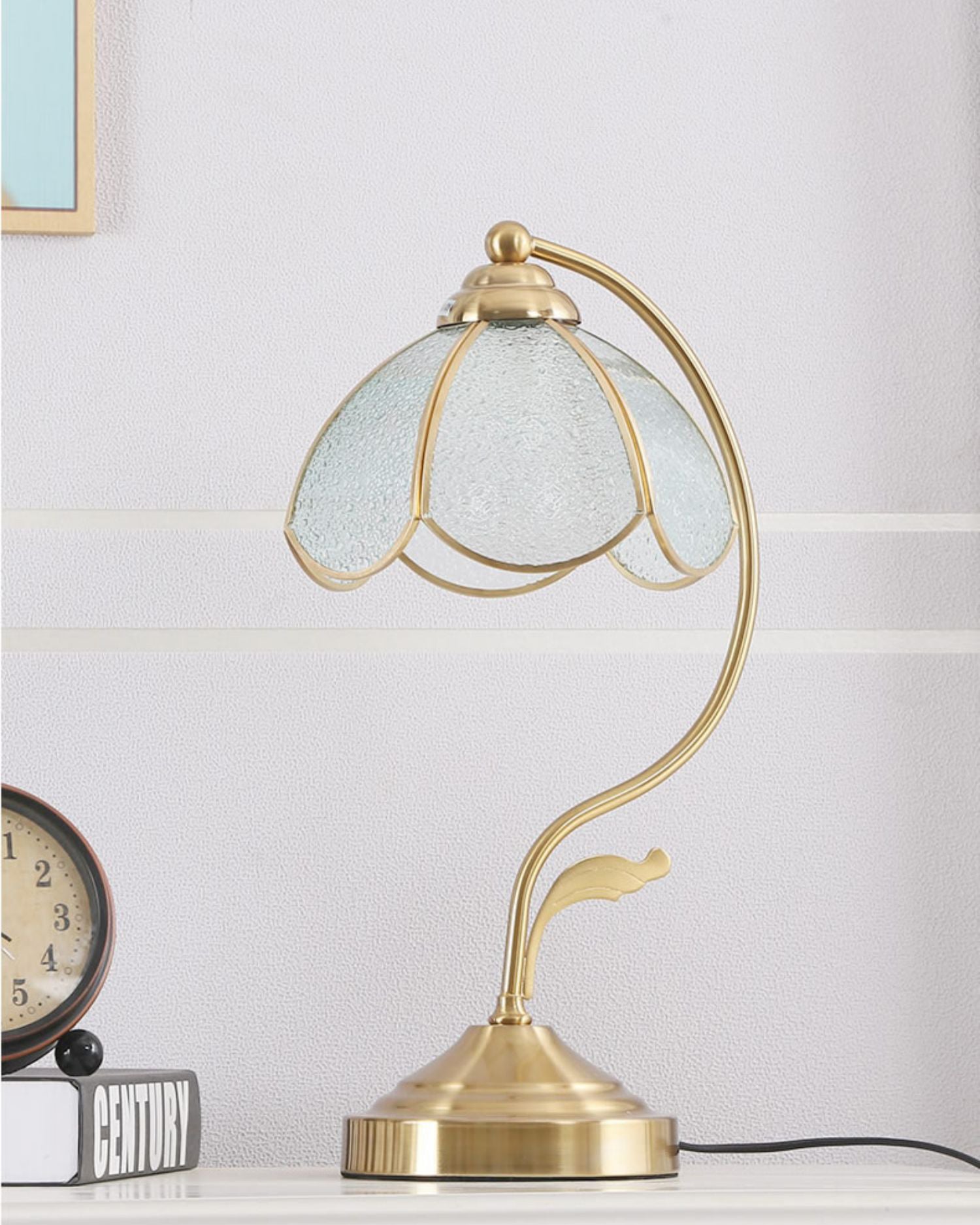 **LAMPE DE TABLE TIFFANY VINTAGE – Éclairez Vos Soirées avec Élégance** 3