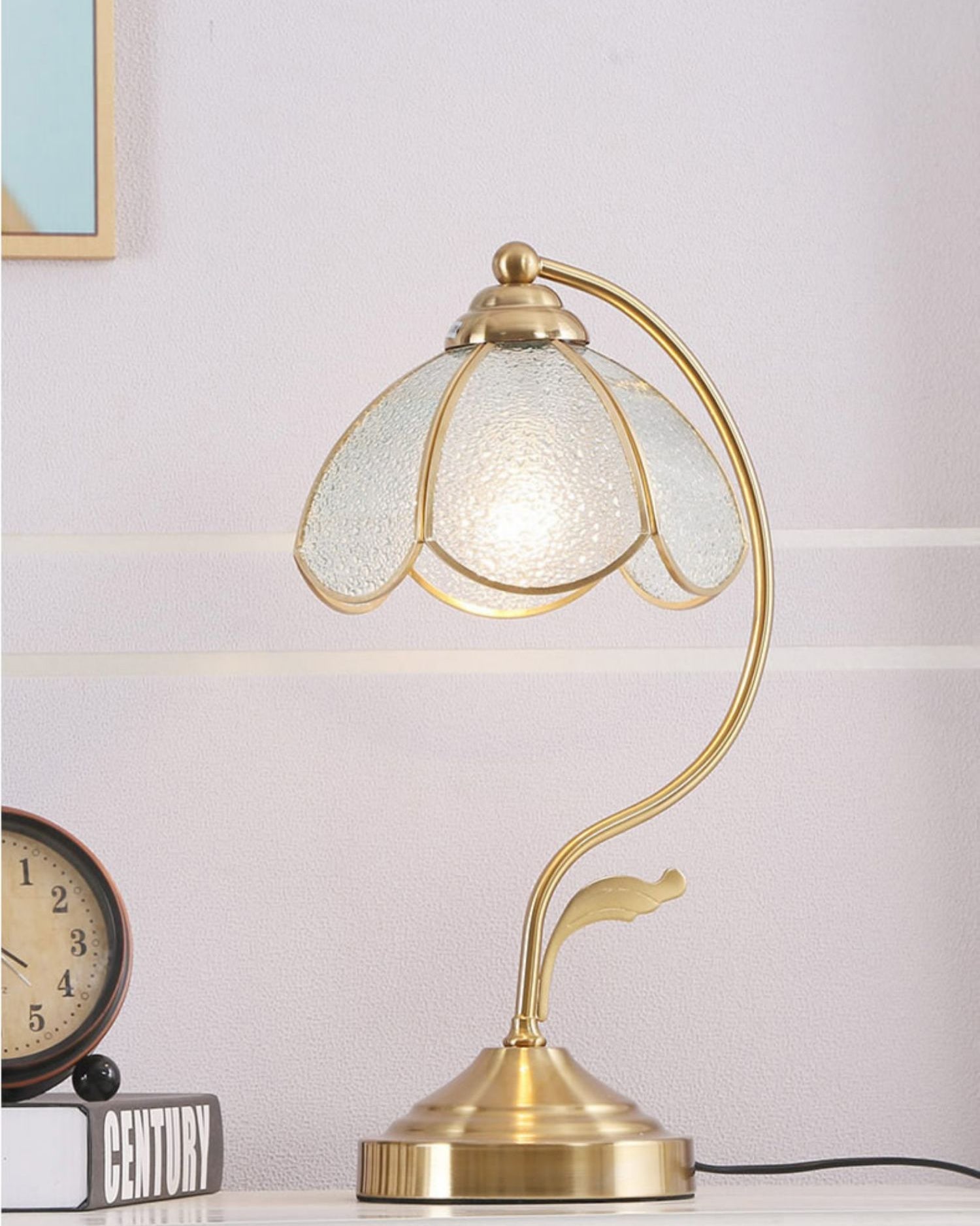 **LAMPE DE TABLE TIFFANY VINTAGE – Éclairez Vos Soirées avec Élégance** 6