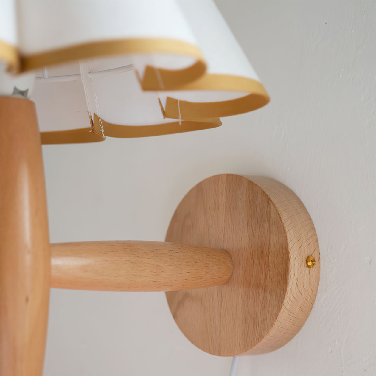 **LAMPE MURALE VINTAGE À RAYURES – Élégance Nostalgique pour Ambiance Chaleureuse** 3