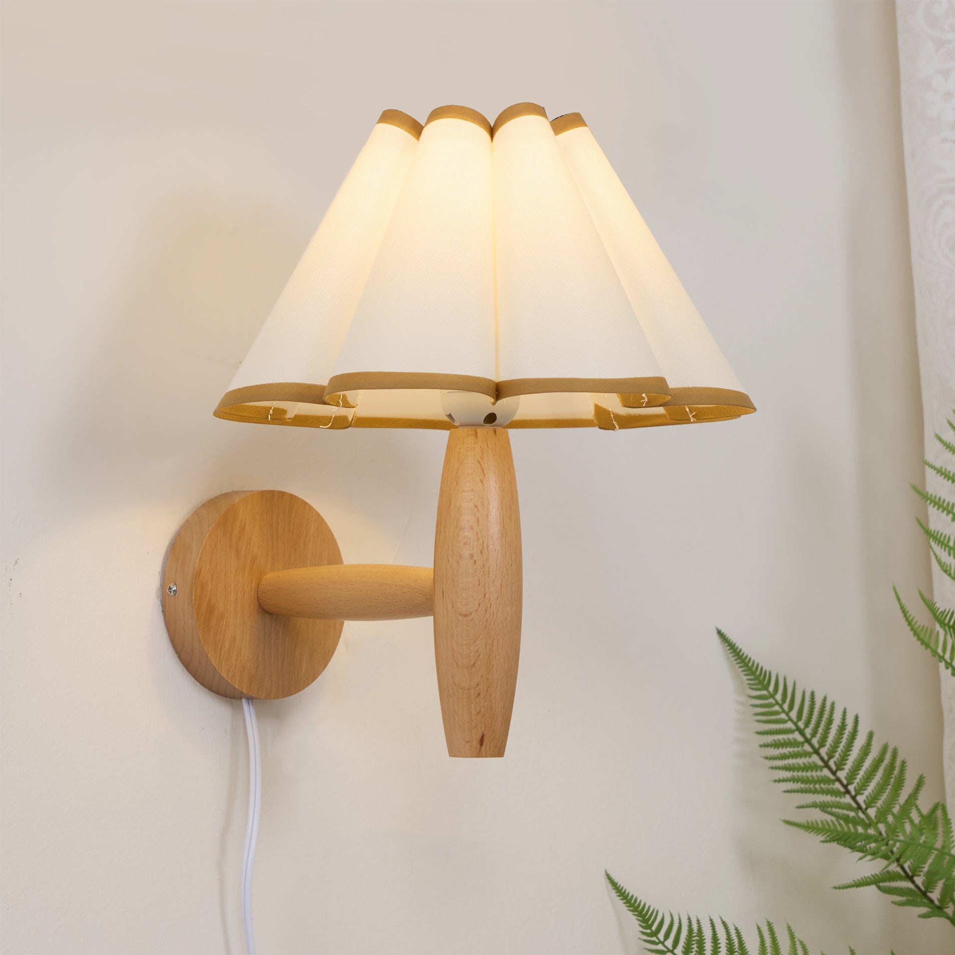 **LAMPE MURALE VINTAGE À RAYURES – Élégance Nostalgique pour Ambiance Chaleureuse** 5