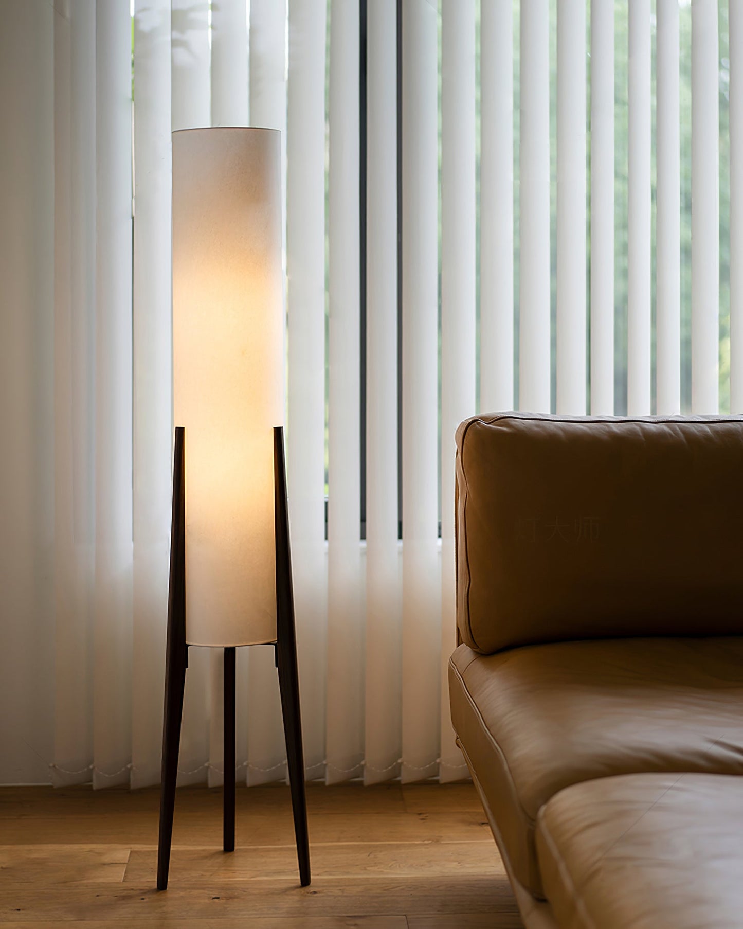 Lampadaire Design Zen en Bois – Ambiance Chaleureuse et Élégante 4