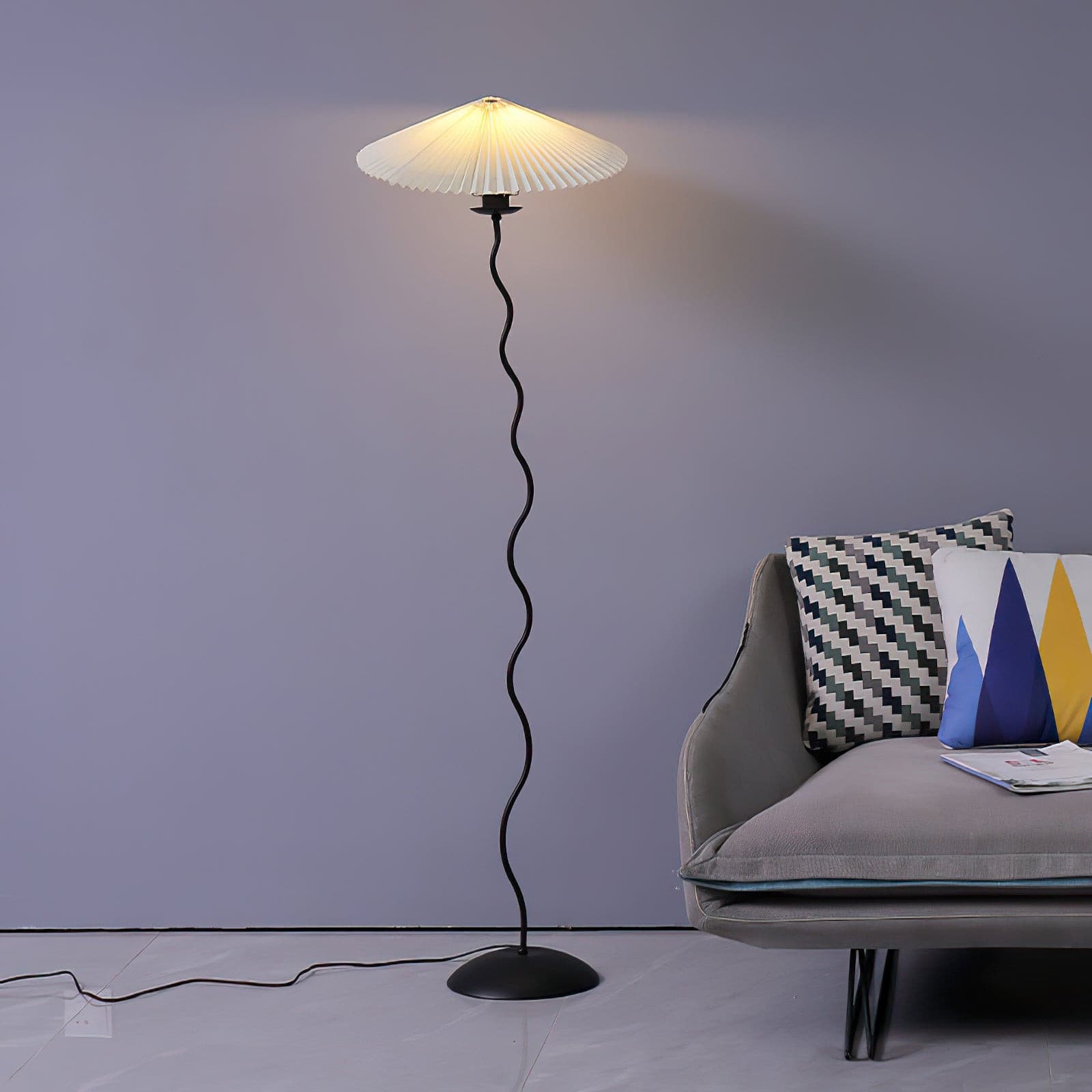 Lampadaire Sur Pied Plissé Élégant – Éclairage Chaleureux pour Votre Espace 2