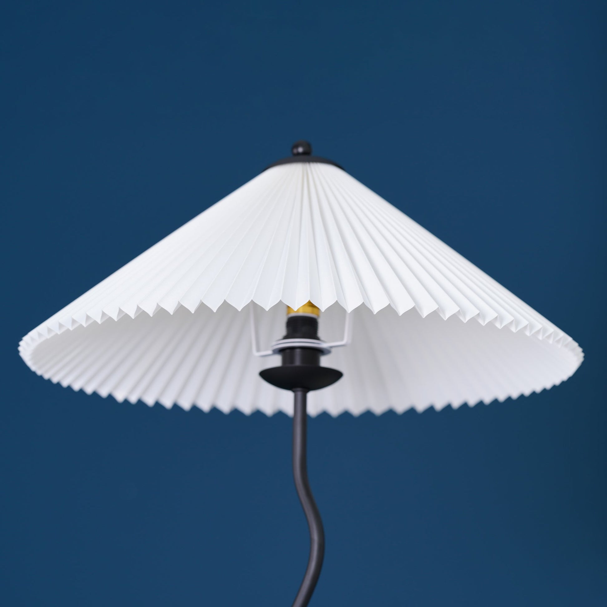 Lampadaire Sur Pied Plissé Élégant – Éclairage Chaleureux pour Votre Espace 7