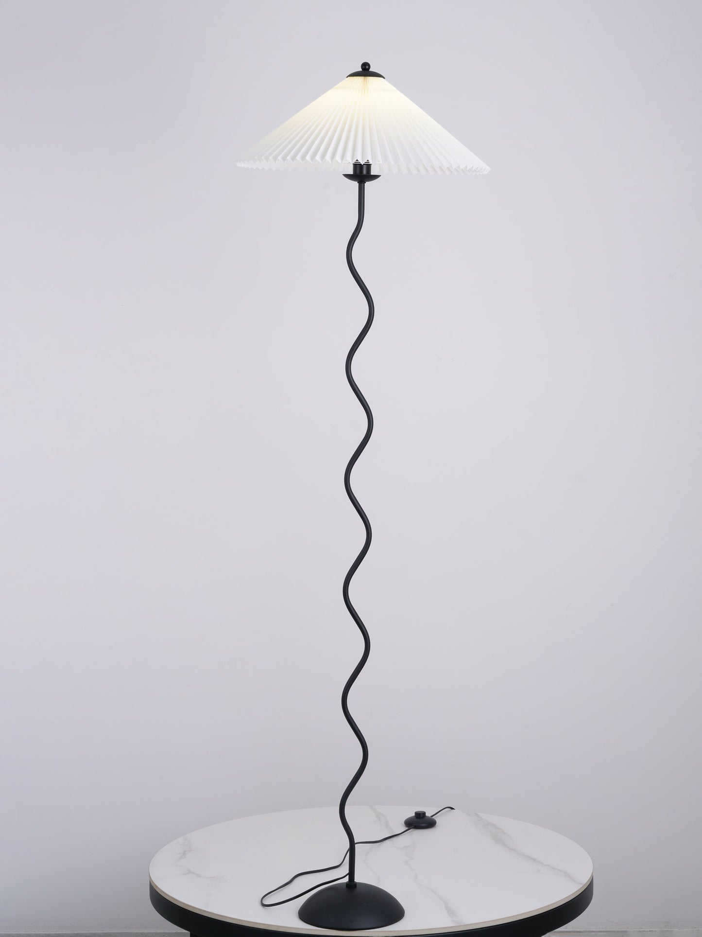 Lampadaire Sur Pied Plissé Élégant – Éclairage Chaleureux pour Votre Espace 8