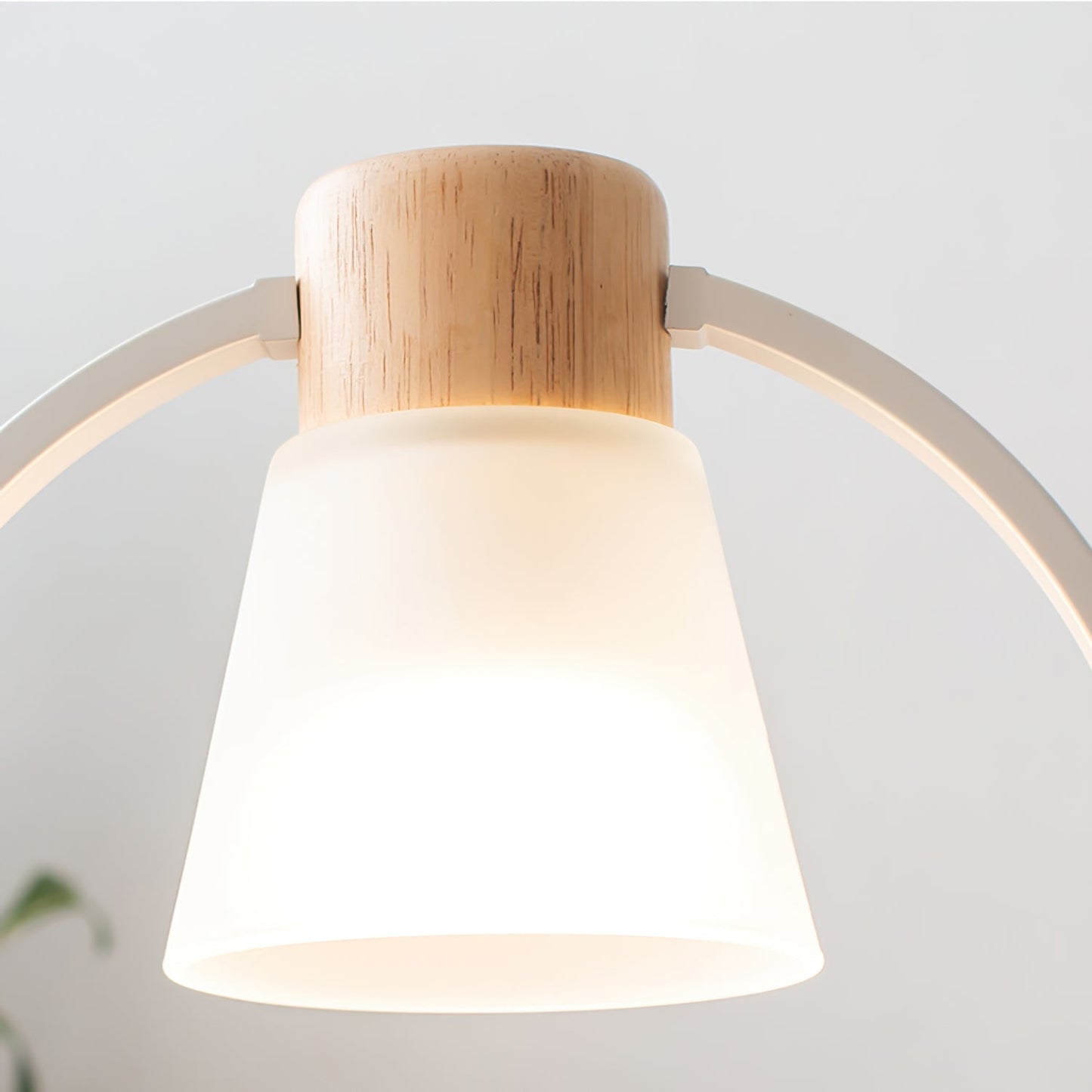 Lampe De Sol Conique En Bois – Éclairage Élégant Pour Un Intérieur Moderne 2