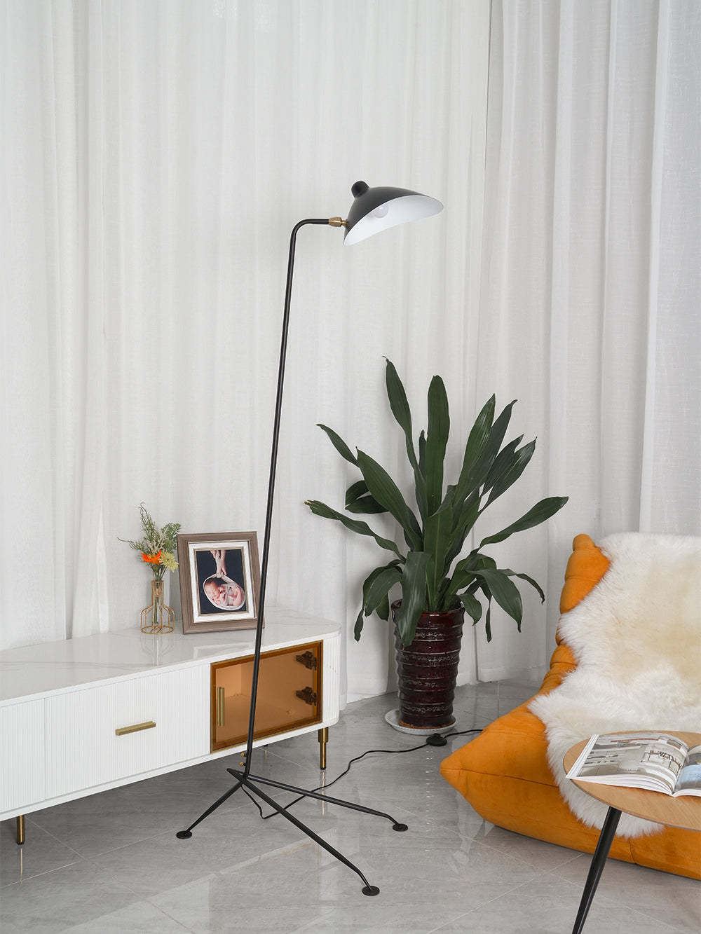 Lampe De Sol Serge Mouille – Élégance Contemporaine Avec Lumière Chaleureuse 4