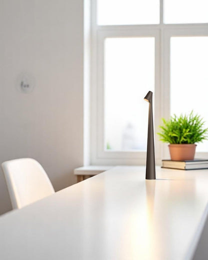 Lampe De Table Élégante Avec Abat-Jour Incliné – Éclairage Ciblé Dans Un Style Chic 4