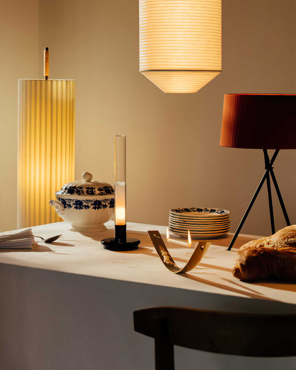 Lampe Sur Pied Dorica – Élégance Grecque Avec Lumière LED 8