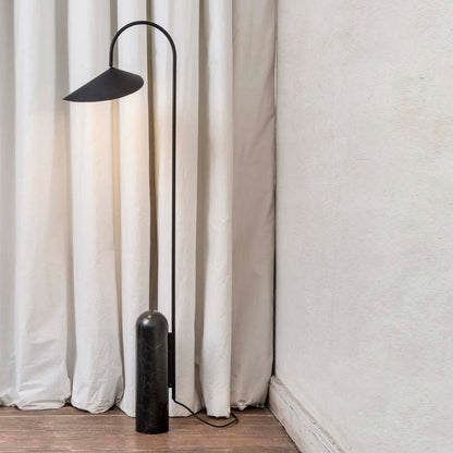 Lampe Sur Pied Mono – Éclairage Chic et Sculptural pour Votre Salon 4