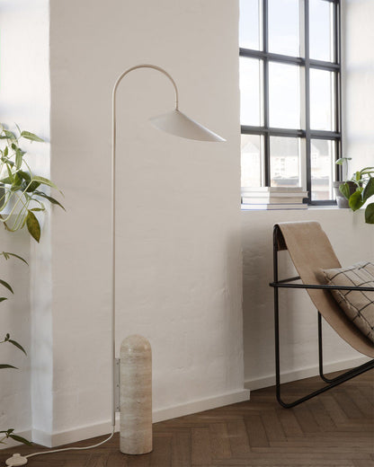 Lampe Sur Pied Mono – Éclairage Chic et Sculptural pour Votre Salon 6