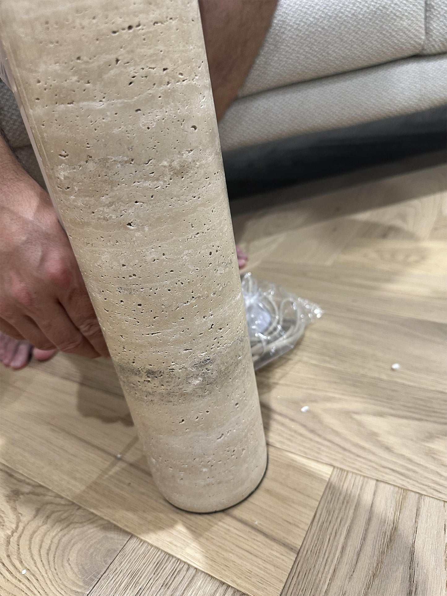 Lampe Sur Pied Mono – Éclairage Chic et Sculptural pour Votre Salon 8