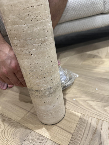 Lampe Sur Pied Mono – Éclairage Chic et Sculptural pour Votre Salon 8