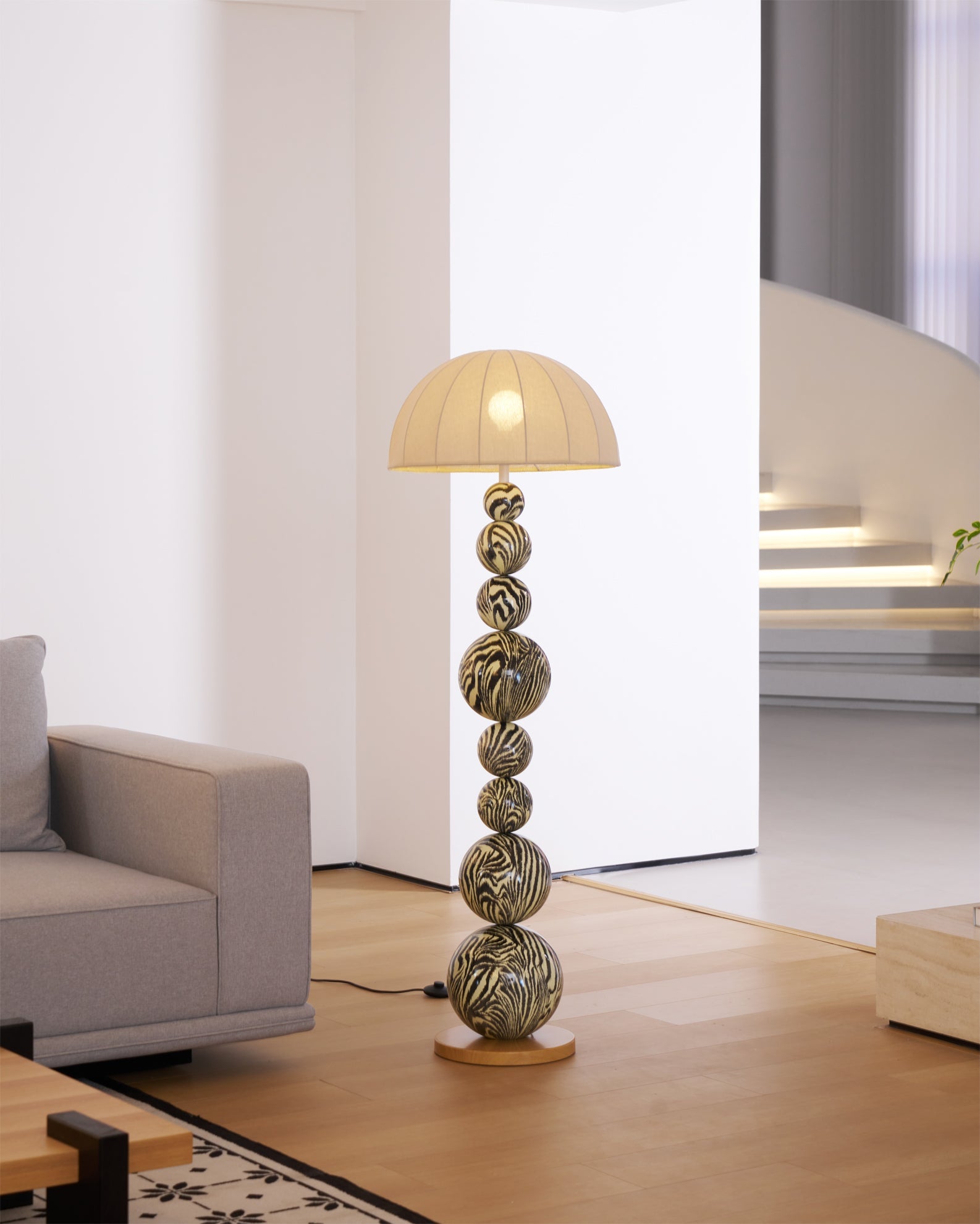 Lampe Sur Pied Zebra Design – Éclairage Artistique Avec Touche Moderne 5