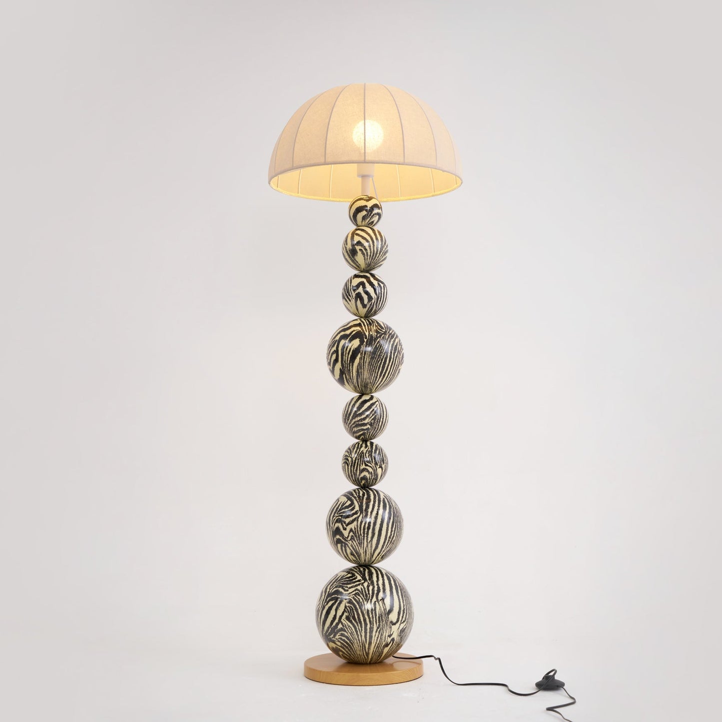 Lampe Sur Pied Zebra Design – Éclairage Artistique Avec Touche Moderne 8