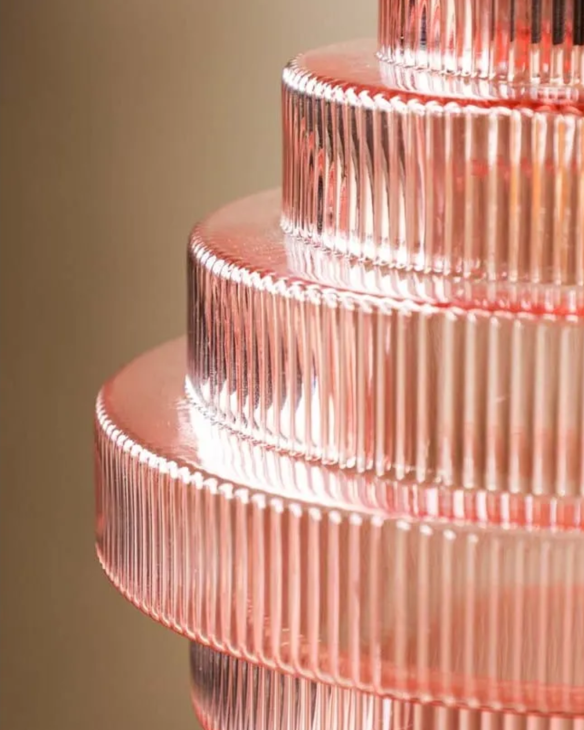 Lampe Suspendue Verre Rippé Doré – Éclairage Chaleureux et Design Élégant 6