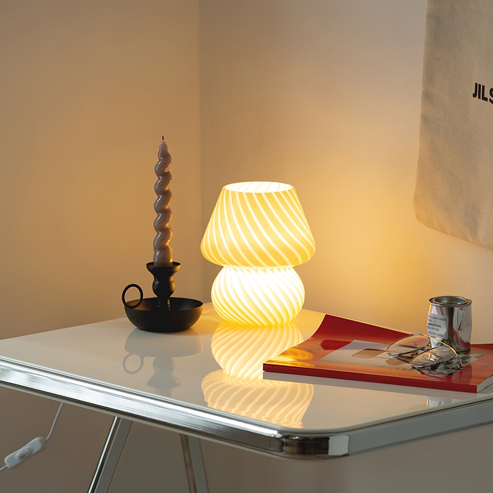 Lampe de Table en Verre Élégante – Ambiance Intemporelle et Douceur Lumineuse 5