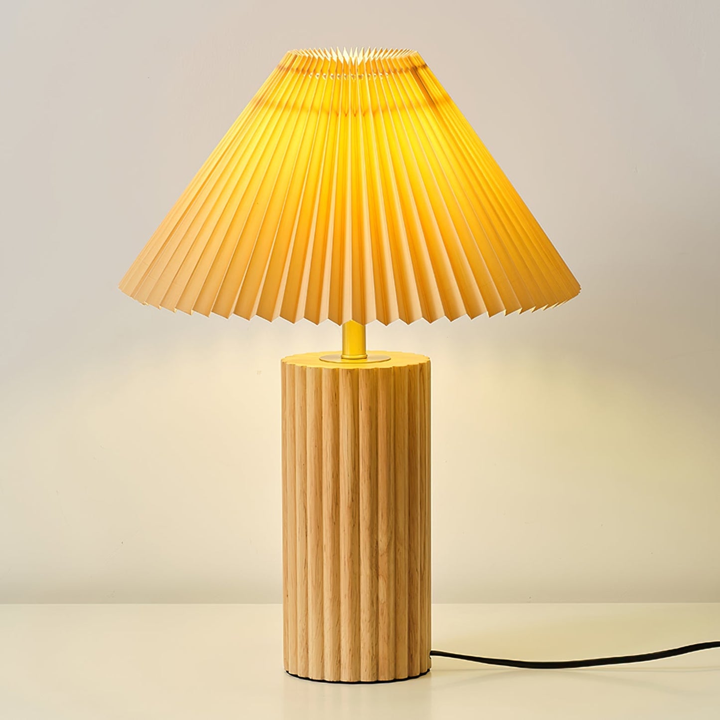 **NORA TABLE LAMP – Élégance et Fonctionnalité pour Votre Espace** 5