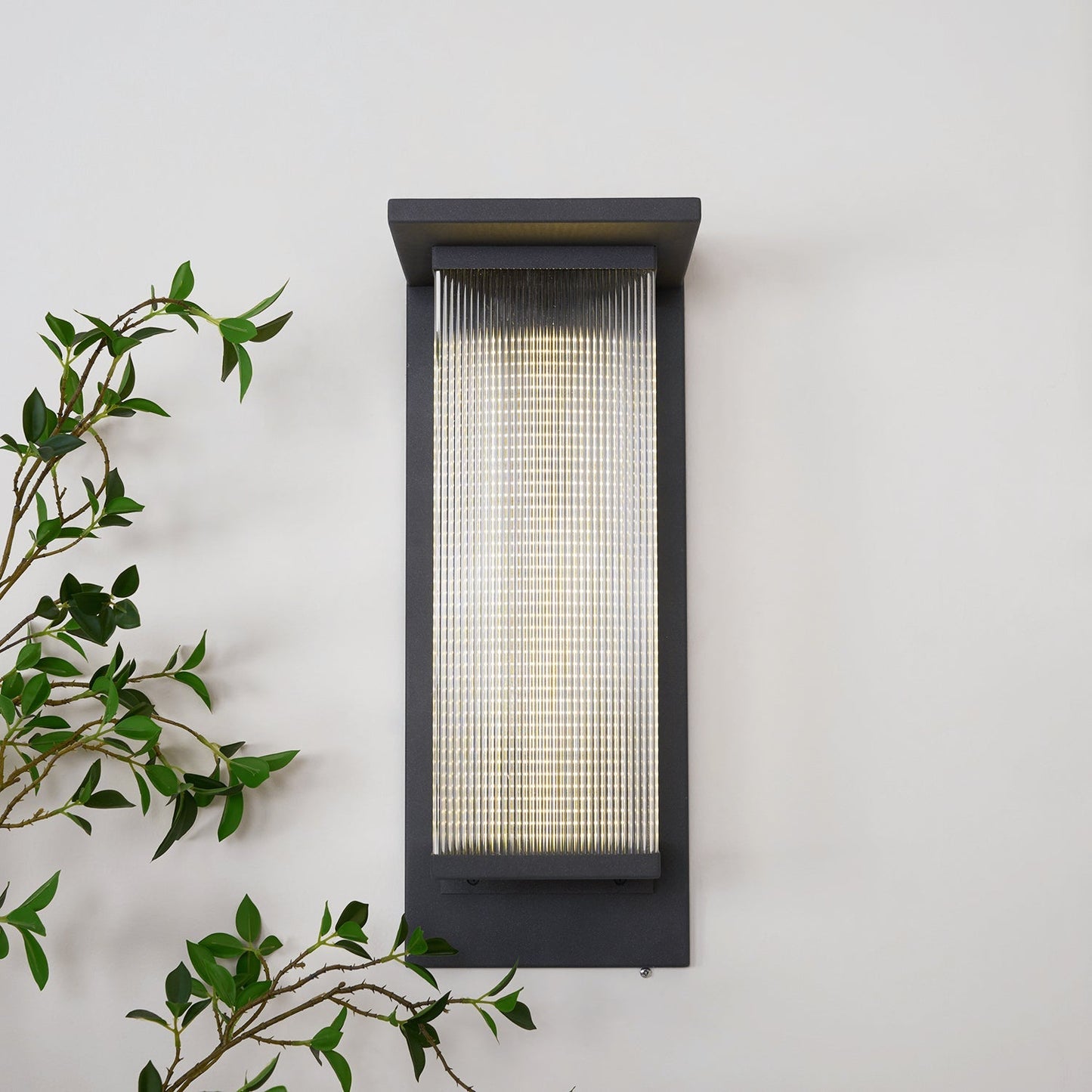 **OLERON EXTÉRIEUR WALL LAMP – Élégance et Fonctionnalité pour Votre Jardin** 6