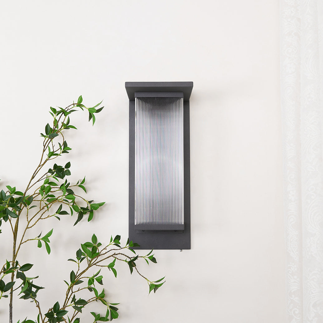 **OLERON EXTÉRIEUR WALL LAMP – Élégance et Fonctionnalité pour Votre Jardin** 7