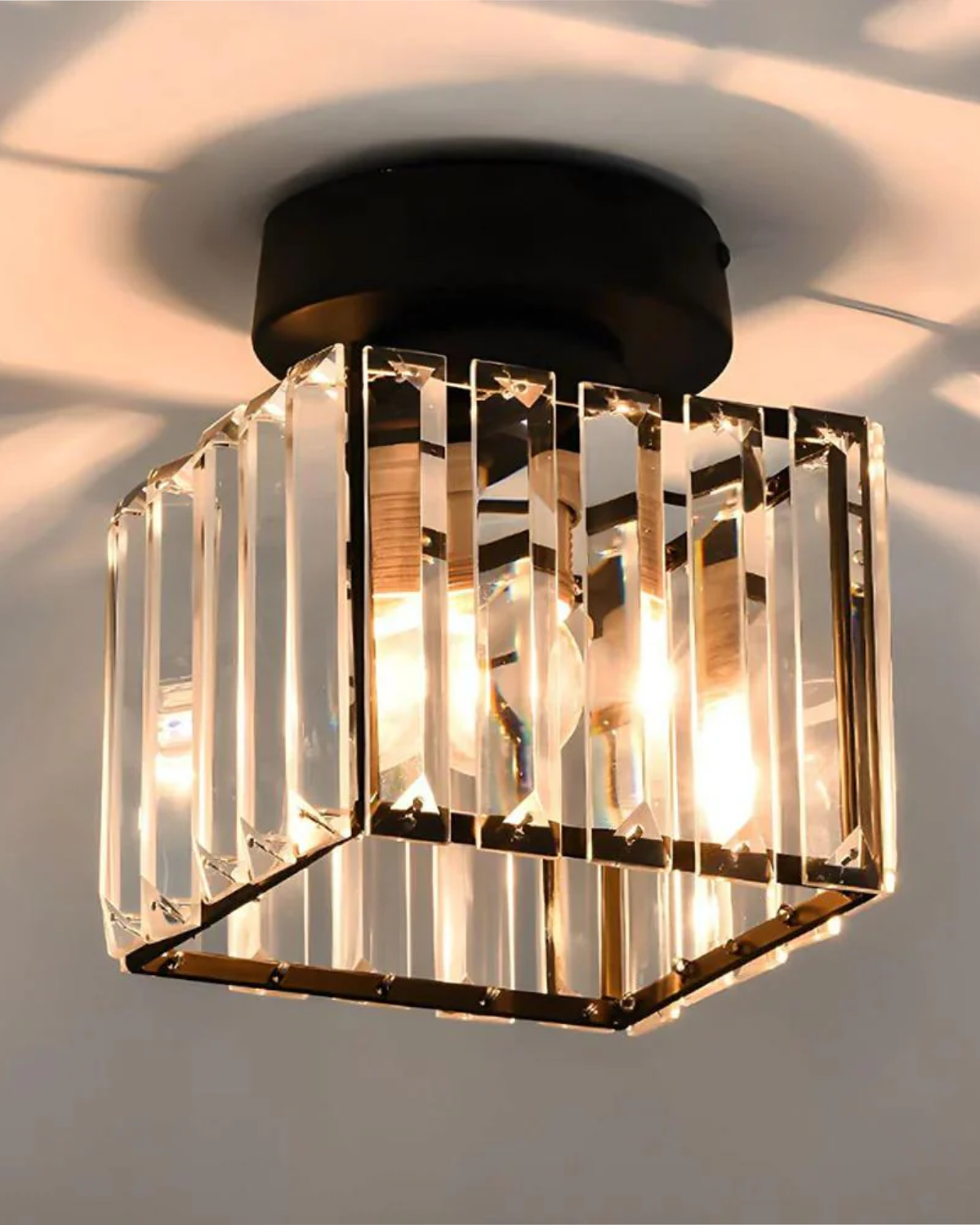 Plafonnier Design Prismatique en Verre – Éclairez Votre Espace avec Élégance 1