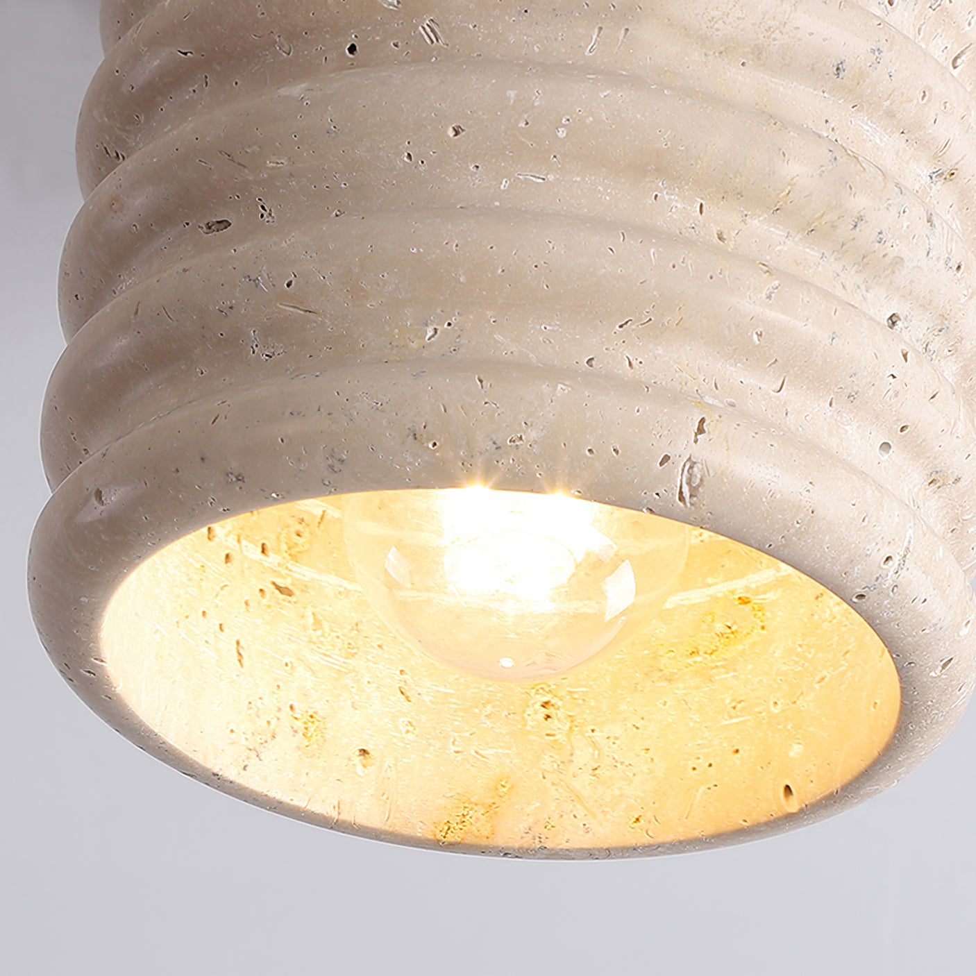**Vaarnii Travertine Deckenlampe – Éclairage Élégant et Accueillant** 5